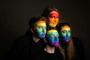 Fabian, Julia, Andrea en Vlada blazen nieuw leven in Erasmus Pride
