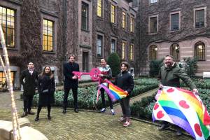 Van links naar rechts Bey Cil (Rotterdam Pride), Chantal van der Putten (GayRotterdam), Vincent Karremans, Arjan Beune (COC Rotterdam), Leonardo Ayala (Erasmus Pride) en Gerard van Boven (Ketelbinkie) / Remon van Droffelaar